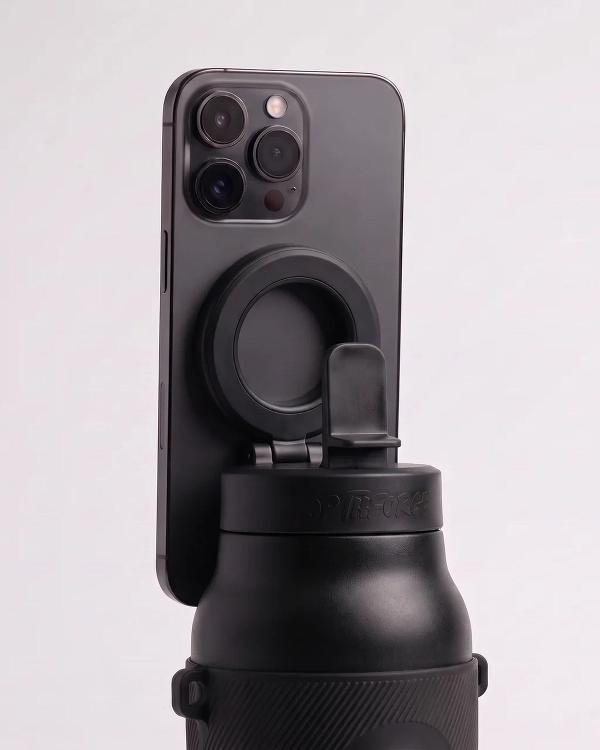 MagForce Bottle phone snaps on